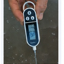 EZ water 수온 측정 장면